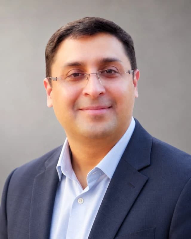 Retrato de Nikhil Daddikar, cofundador de Celoxis